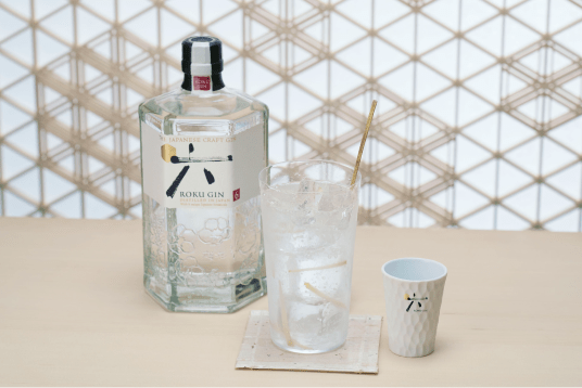 Roku Signature Serve w bottle